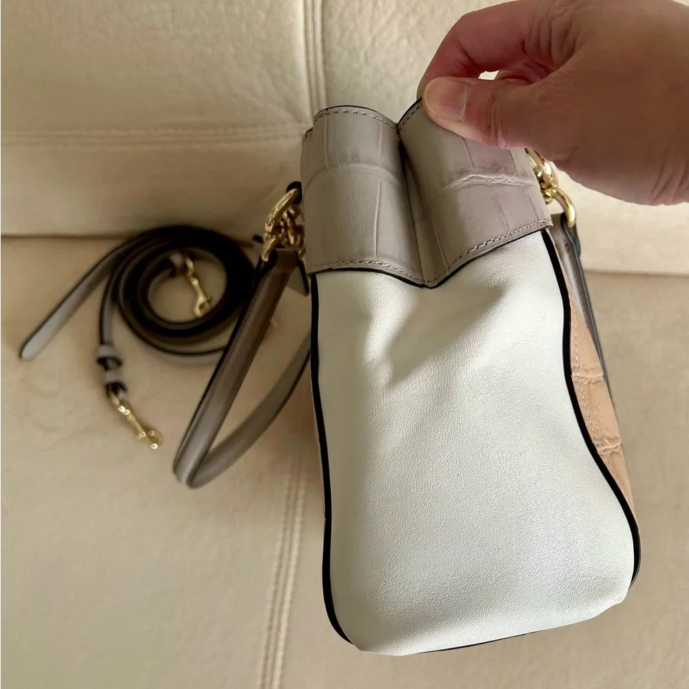 Coach preloved classy